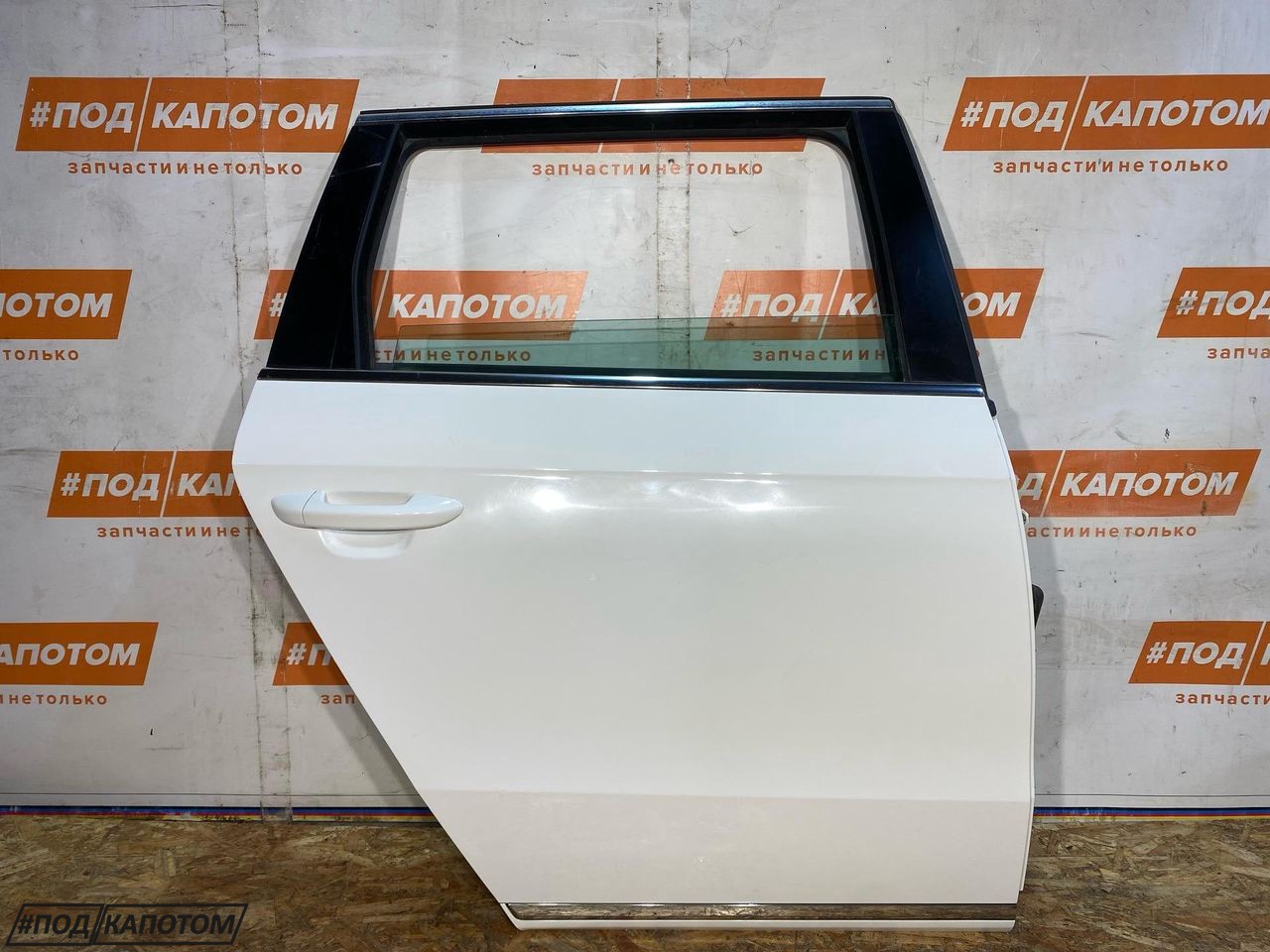 дверь задняя правая Volkswagen Passat B7 2013, 1.4 л., CAXA, бензин, АКПП, b4 / b9a, универсал, передний привод, 3AF833056, 3C9833056F - фото №1