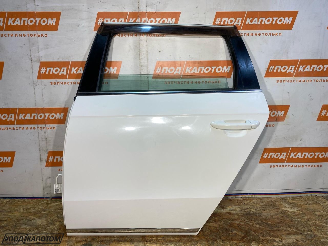 дверь задняя левая Volkswagen Passat B7 2013, 1.4 л., CAXA, бензин, АКПП, b4 / b9a, универсал, передний привод, 3AF833055, 3C9833055F - фото №1