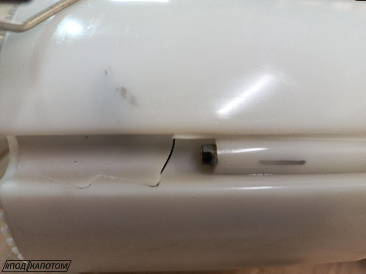 насос топливный Volkswagen Golf 5 поколение 2009, 1.4 л., CAVD, бензин, АКПП, универсал, передний привод - фото №1