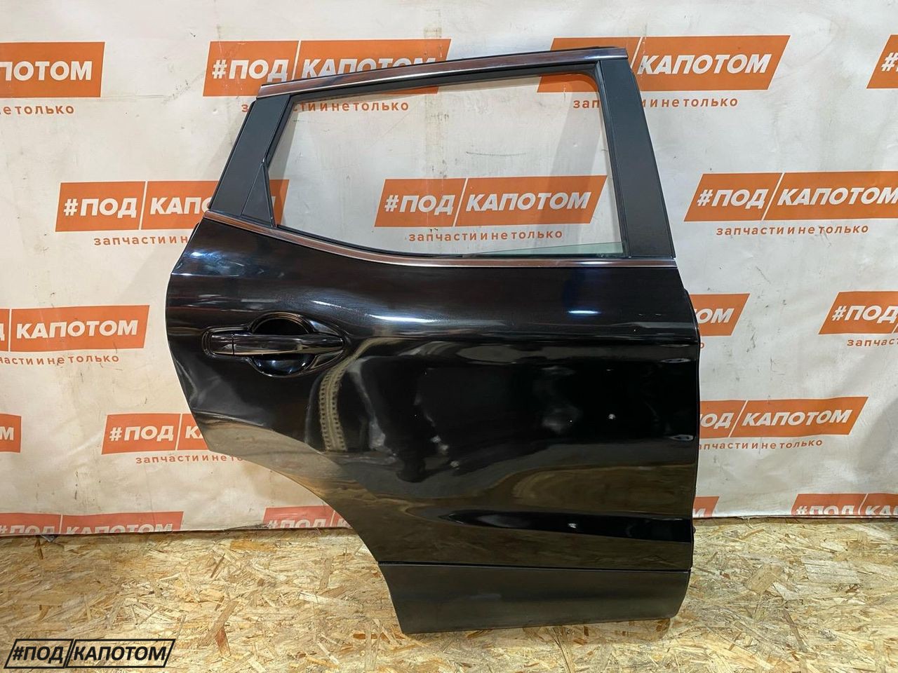 дверь задняя правая Nissan Qashqai 2 поколение 2014, 2.0 л., MR20DD, бензин, АКПП, внедорожник 5 дв. - фото №1