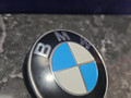 эмблема BMW X1 E84 2011, 2.0 л., N46 B20 BD, бензин, АКПП, белый, внедорожник 5 дв., задний привод, правый руль, 51148132375, 8132375 - фото №2