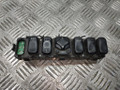 кнопка (выключатель) Mercedes-Benz A-Класс W168/V168 [рестайлинг] W168 2002, 1.7 л., CDi, OM 668.942, дизель, 5МКПП, белый, хетчбэк 5 дв., передний привод, правый руль, 1688203710, 1688203910