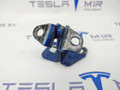 петля двери Tesla Model S 1 поколение [рестайлинг] 2017, 6009552-01, 6009552-00, 1695208-00 - фото №2