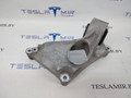 кронштейн двигателя Tesla Model 3 1 поколение 2020, 1093278-50, 1095337-00 - фото №2