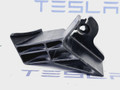 кронштейн передней панели (телевизора) Tesla Model S 1 поколение [2-й рестайлинг] 2022, 1704656-00 - фото №3