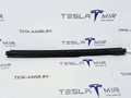 Уплотнитель стекла Tesla Model S 1 поколение [2-й рестайлинг] 2022, 1613732-00 - фото №2