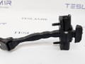 ограничитель открывания двери задней Tesla Model 3 1 поколение 2022, 1089507-00, 1110298-00, 1089509-00 - фото №2