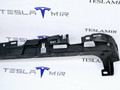 Кронштейн крепления обшивки багажника правый Tesla Model X 1 поколение 2018, 1080709-00, 1073312-00 - фото №3