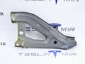 крепление ( кронштейн ) крыла Tesla Model Y 1 поколение 2021, 1487577-00, 1487695-S0 - фото №2