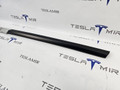 молдинг двери передней левой Tesla Model 3 1 поколение 2022, 1080681-00 - фото №2
