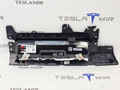 подушка безопасности коленная Tesla Model Y 1 поколение 2024, 1143753-00, 1077826-00, 1083350-00 - фото №2