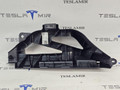 Кронштейн крепления обшивки багажника правый Tesla Model Y 1 поколение 2024, 1992190-00 - фото №3