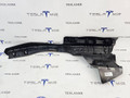 Кронштейн крепления обшивки багажника правый Tesla Model 3 2 поколение 2025, 1733838-29, 1733838-00 - фото №2