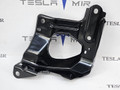 крепление ( кронштейн ) крыла Tesla Model Y 1 поколение 2025, 2032467-S0, 2032469-00 - фото №2