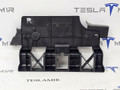 Кронштейн крепления обшивки багажника правый Tesla Model 3 1 поколение 2023, 1470963-00 - фото №2