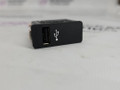разъем AUX / USB BMW X1 F48 2017, 2.0 л., B48 A20 B, бензин, АКПП, alpinweiss 3 (300), полный привод, правый руль, 84106820397, 6820397 - фото №6