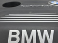 декоративная крышка двигателя BMW X1 F48 2017, 2.0 л., B48 A20 B, бензин, АКПП, alpinweiss 3 (300), полный привод, правый руль, 11128601632, 8601632 - фото №9