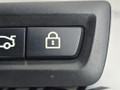 кнопка открытия багажника BMW X1 F48 2017, 2.0 л., B48 A20 B, бензин, АКПП, синий mediterranblau c10, полный привод, правый руль, 61319275121, 9275121, 61319162645, 9162645 - фото №3