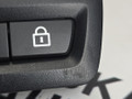 кнопка открытия багажника BMW X5 F15 2013, 3.0 л., N57 D30 A, дизель, АКПП, mineralweiss metallic (a96), внедорожник 5 дв., полный привод, правый руль, 61319275121, 9275121, 61319162645, 9162645 - фото №3