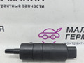 насос (моторчик) омывателя фар Mercedes-Benz A-Класс W176 2013, 2.0 л., M 270.920, бензин, робот, серый, хетчбэк 5 дв., передний привод, правый руль, A2048690021 - фото №6