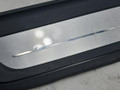 комплект накладок на пороги (внутренние) BMW 5 серия G30/G31 G30 2017, 2.0 л., B48 B20 A, бензин, АКПП, b65 jatoba brown metallic, седан, задний привод, правый руль, 51477405774, 7405774, 51477390217, 7390217, 51477390218, 7390218 - фото №3