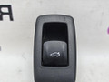 кнопка открытия багажника BMW 5 серия G30/G31 G30 2017, 2.0 л., B48 B20 A, бензин, АКПП, b65 jatoba brown metallic, седан, задний привод, правый руль, 61319327029, 9327029, 3176963 - фото №2