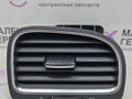дефлектор обдува салона Volkswagen Golf GTI 6 поколение 2011, 2.0 л., CCZB, бензин, робот, b4/b9a белый, хетчбэк 5 дв., передний привод, правый руль, 5K0819710D, 5K0819704K - фото №2