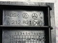 разъем AUX / USB Mercedes-Benz E-Класс W212/S212/C207/A207 W212 2012, 1.8 л., M 271.860, бензин, АКПП, 040 черный, седан, задний привод, правый руль, A2128210911 - фото №12