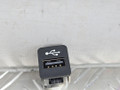разъем AUX / USB BMW 5 серия G30/G31 G30 2017, 2.0 л., B47 D20 A, дизель, АКПП, black sapphire metallic (475), седан, задний привод, правый руль, 84109229294, 9229294 - фото №2