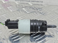 насос (моторчик) омывателя стекла BMW 5 серия G30/G31 G30 2018, 2.0 л., B48 B20 A, бензин, АКПП, черный 475, седан, задний привод, правый руль, 67127298309, 7298309, 8373328, 6931910 - фото №3