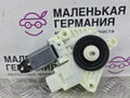 моторчик стеклоподъемника задний правый BMW 5 серия G30/G31 G30 2017, 2.0 л., B47 D20 A, дизель, АКПП, black sapphire metallic (475), седан, задний привод, правый руль, 51357455084, 7455084 - фото №4