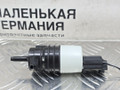 насос (моторчик) омывателя стекла BMW 3 серия G20 2019, 2.0 л., B47 D20 B, дизель, 475 black sapphire metallic, полный привод, правый руль, 67127298309, 7298309, 8373328, 6931910 - фото №2