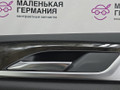 обшивка двери задняя левая BMW 5 серия G30/G31 G30 2017, 2.0 л., B47 D20 A, дизель, АКПП, black sapphire metallic (475), седан, задний привод, правый руль, 51428090483, 8090483 - фото №4