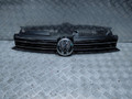 решетка радиатора Volkswagen Golf 6 поколение 2009, 2.0 л., TDi, CBDC, дизель, 5МКПП, голубой, передний привод, правый руль, 5K0853653, 5K0853651AF, 5K0853651AG - фото №2