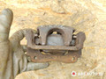 суппорт задний правый Toyota Corolla Verso 2 поколение AR10 [рестайлинг] 2007, 2.2 л., 2AD-FTV, дизель, МКПП, минивэн - фото №4