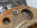 кулак поворотный правый Mercedes-Benz A-Класс W168 2001, 1.7 л., OM 668.942, дизель, МКПП, темно-зеленый, хетчбэк 5 дв., передний привод - фото №3