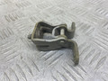 петля крышки багажника Skoda Octavia 2 поколение (A5) [рестайлинг] 1Z (2008 - 2013), 1.4 л., CAXA, бензин, 6МКПП, серый, универсал, передний привод, 1Z5827302C - фото №2