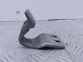 петля крышки багажника Ford Focus 1 поколение [рестайлинг] 2004, 1.6 л., бензин, 5МКПП, серый, универсал, передний привод, 4M51N42900AA - фото №4