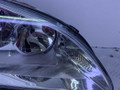 фара правая Ford Focus 1 поколение [рестайлинг] 2004, 1.6 л., бензин, 5МКПП, серый, универсал, передний привод, 4M5113W029AC - фото №4