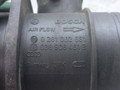 расходомер воздуха Volkswagen Golf 5 поколение 2007, 1.9 л., BLS, дизель, МКПП, 0281002531, 038906461B - фото №3