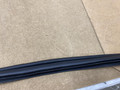 уплотнитель Alfa Romeo Stelvio 1 поколение [рестайлинг] 949 2021, 2.0 л., бензин, АКПП, внедорожник 5 дв., полный привод, правый руль - фото №5