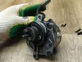 насос вакуумный Mercedes-Benz Vito W638 2000, 2.2 л., OM 611.980, дизель, МКПП, микроавтобус, 6112300165 - фото №5