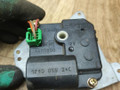 моторчик заслонки печки Mercedes-Benz M-Класс W163 2001, 3.2 л., M 112.942, бензин, АКПП, внедорожник 5 дв. - фото №3