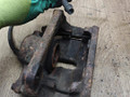 суппорт передний правый Renault Kangoo 2 поколение 2013, 1.6 л., K4M 830, бензин, МКПП, минивэн - фото №5