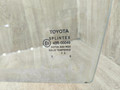 стекло двери передней левой Toyota Carina E 1 поколение T190 1995, 1.8 л., 7A-FE, бензин, МКПП, седан - фото №3