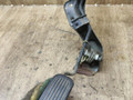 педаль Toyota Avensis 1 поколение (T220) 2000, 2.0 л., дизель, МКПП, седан, 89281-20010, 198300-8000 - фото №2