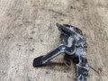 замок капота Toyota Yaris XP9 2007, 1.5 л., 1NZ-FE, бензин, АКПП, чёрный, седан, передний привод - фото №2