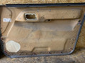 обшивка салона Mitsubishi Pajero 2 поколение 1996, 3.0 л., 6G72 (SOHC 12V), бензин, АКПП, внедорожник 5 дв. - фото №8