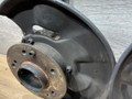 кулак передний Mercedes-Benz W124 1 поколение (1984 - 1993), 3.0 л., M 103.985, бензин, АКПП, чёрный, седан, полный привод - фото №2
