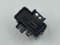 разъем AUX / USB Chevrolet Trax 2 поколение 2025, 1.2 л., бензин, вариатор, внедорожник 5 дв., передний привод, 13561808, 13549941, 13555488 - фото №4